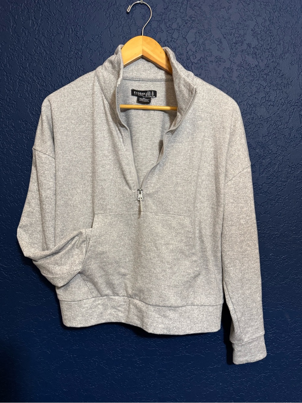 Light gray herringbone pattern Women's Half-Zip Pullover